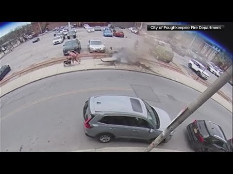 Video captures New York manhole explosion